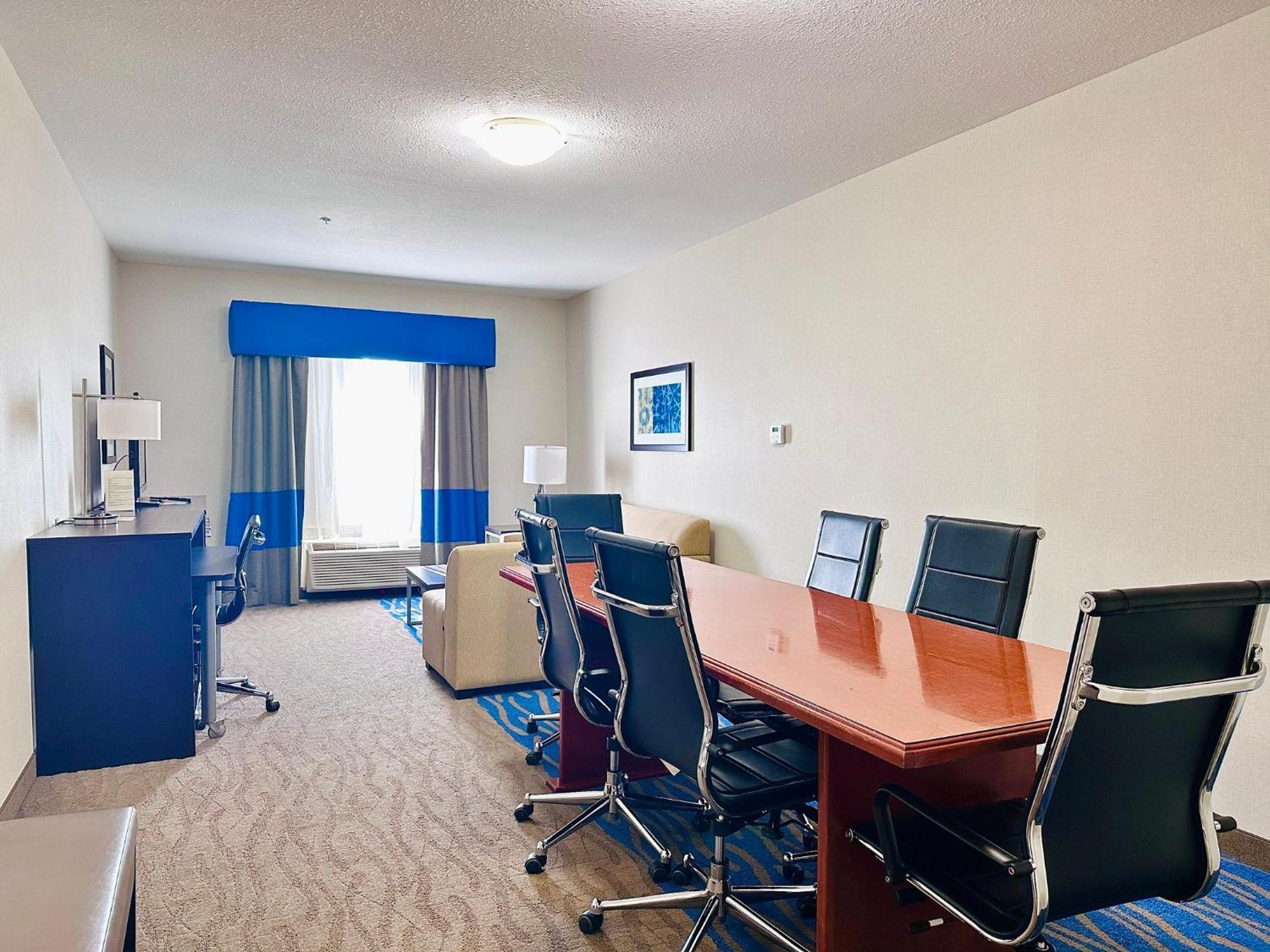 Holiday Inn Hotel & Suites Regina By Ihg Экстерьер фото
