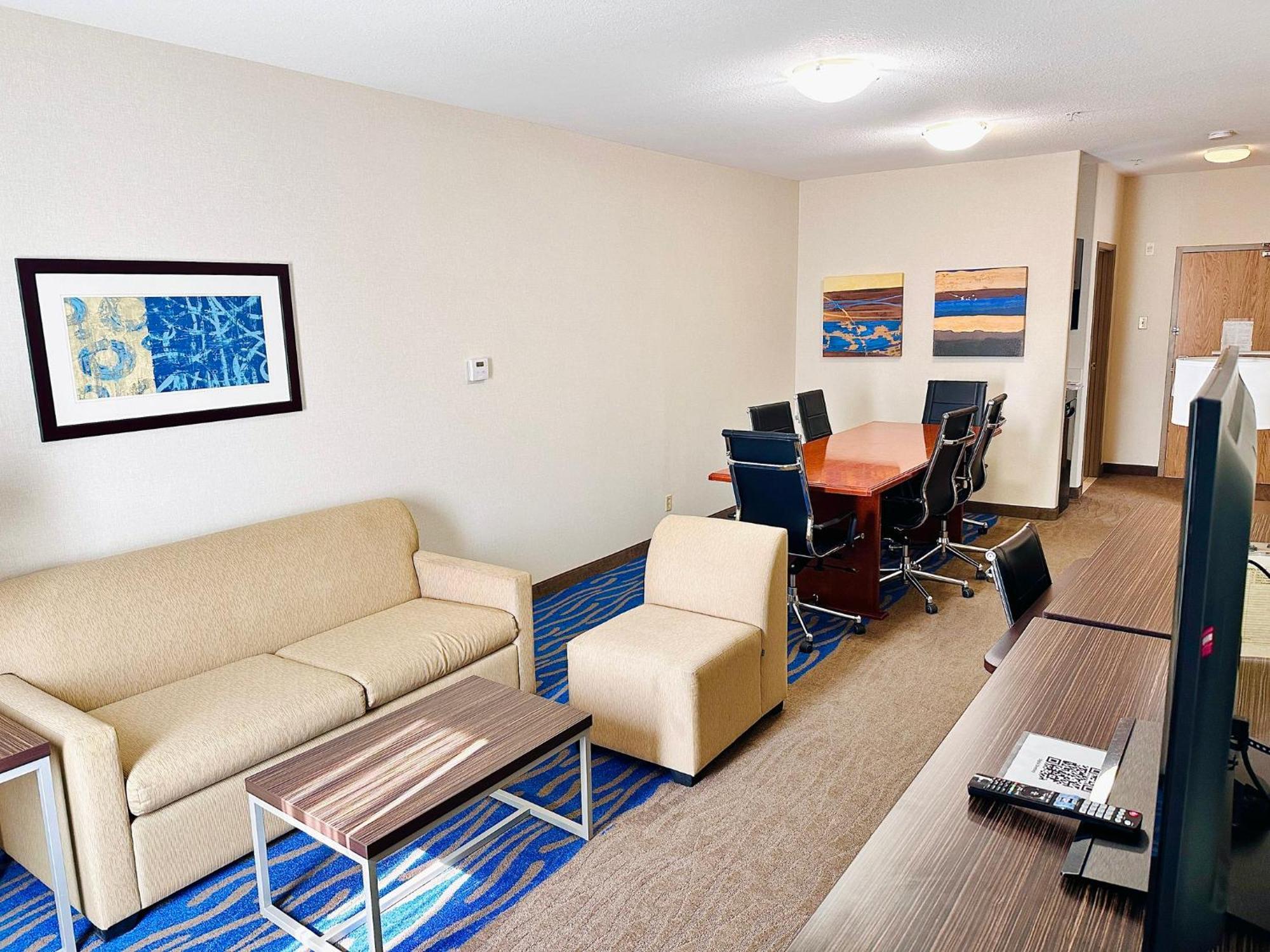 Holiday Inn Hotel & Suites Regina By Ihg Экстерьер фото