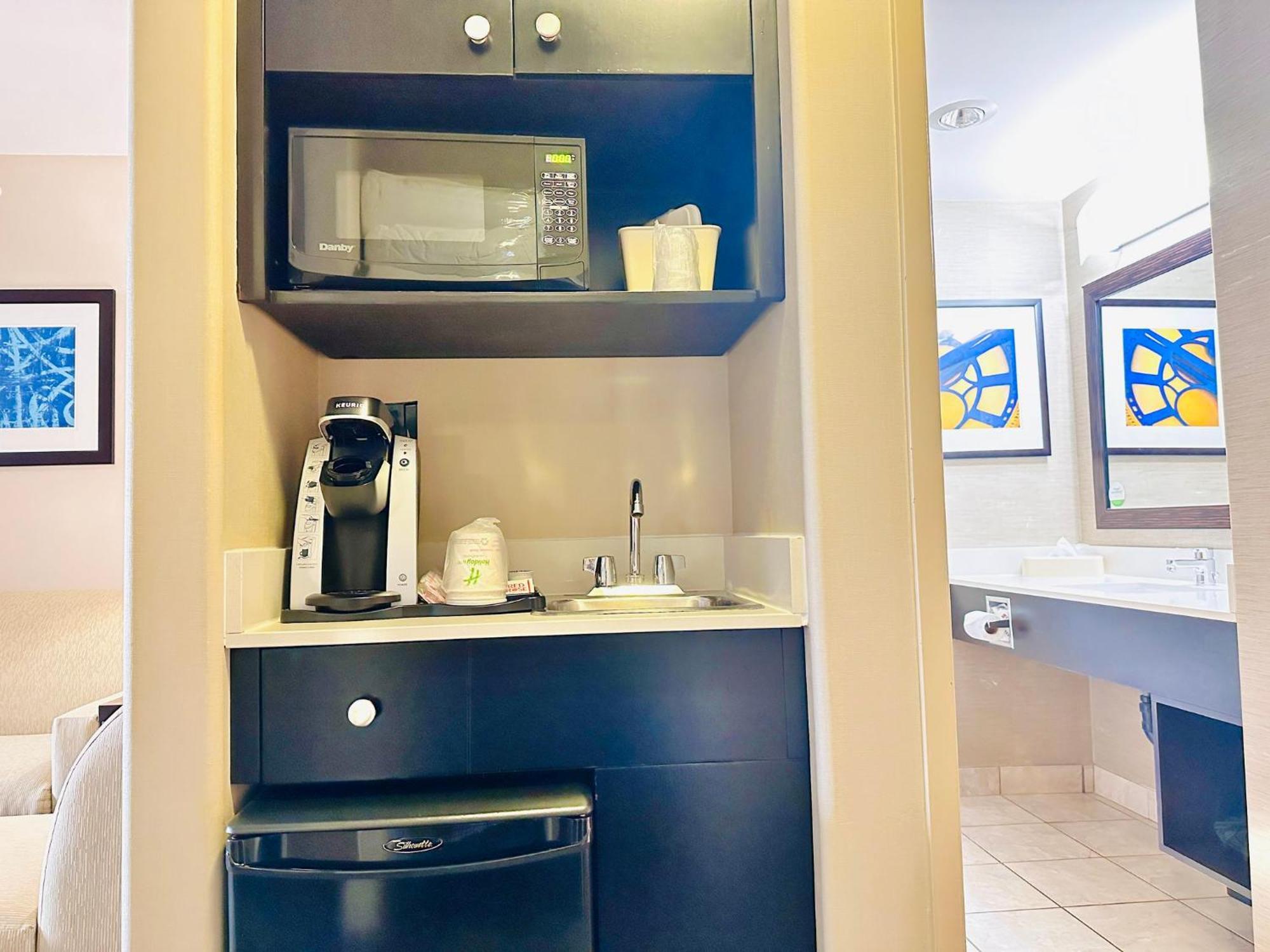 Holiday Inn Hotel & Suites Regina By Ihg Экстерьер фото