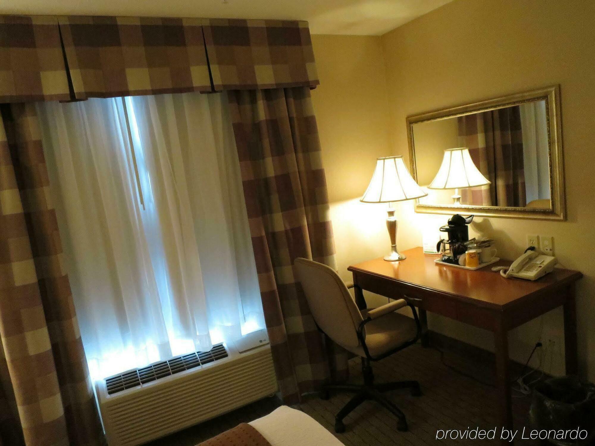 Holiday Inn Hotel & Suites Regina By Ihg Экстерьер фото